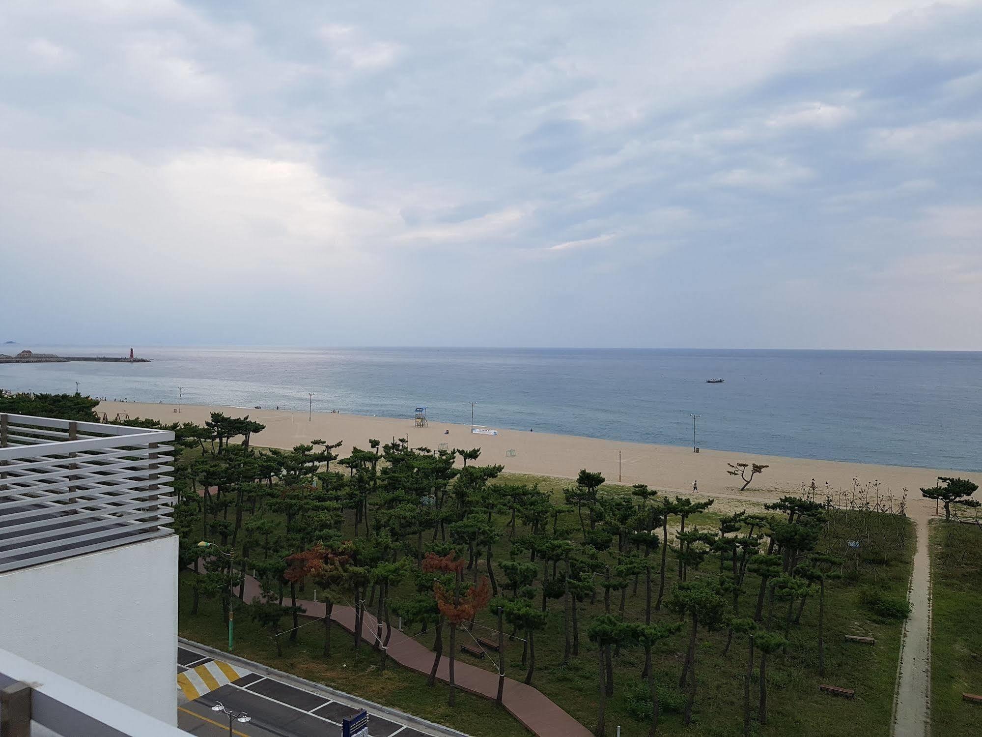 Pine Beach Yangyang Exterior foto